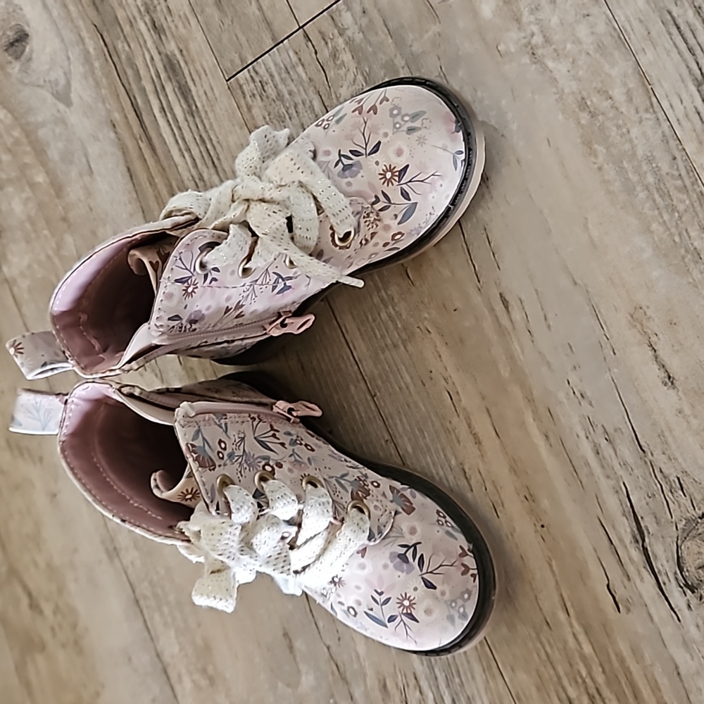 Cat & jack combat boots